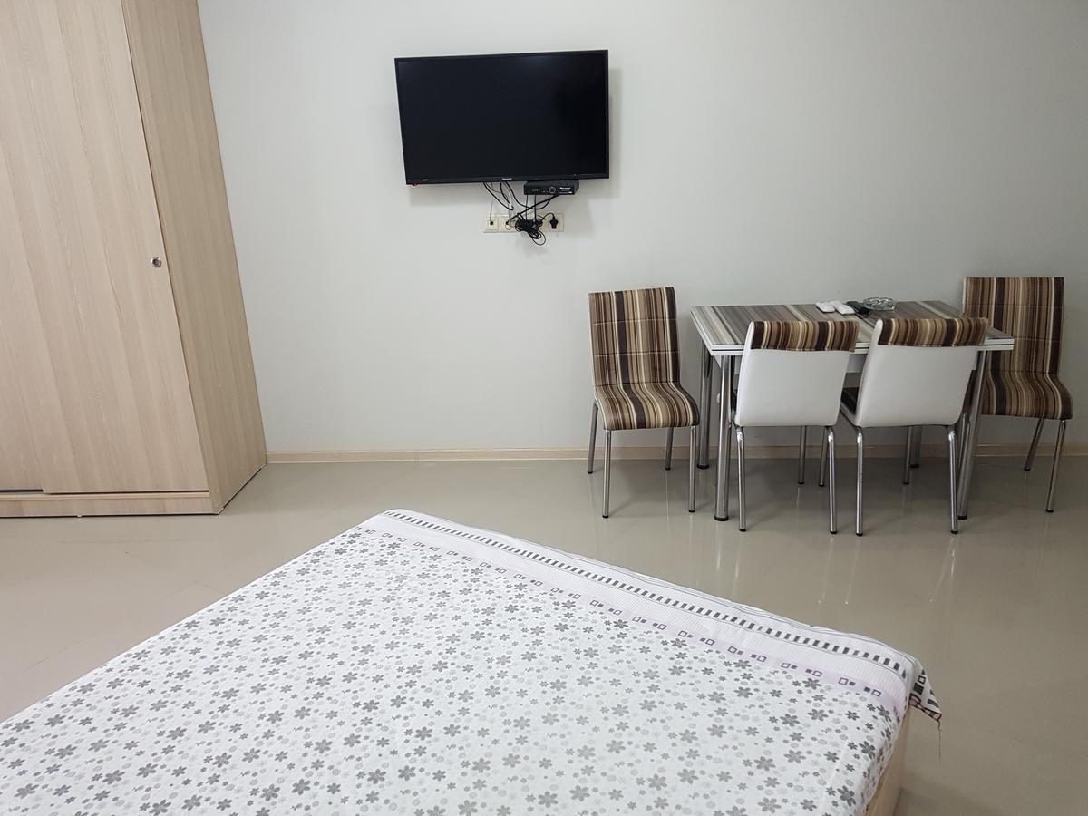 Apartment In Front Of Mcdonald'S Батуми Екстериор снимка