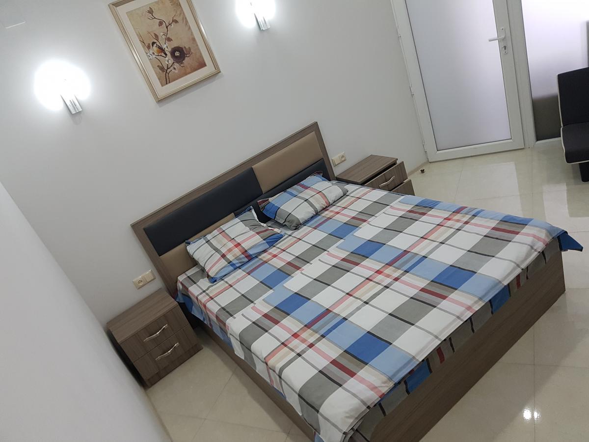 Apartment In Front Of Mcdonald'S Батуми Екстериор снимка