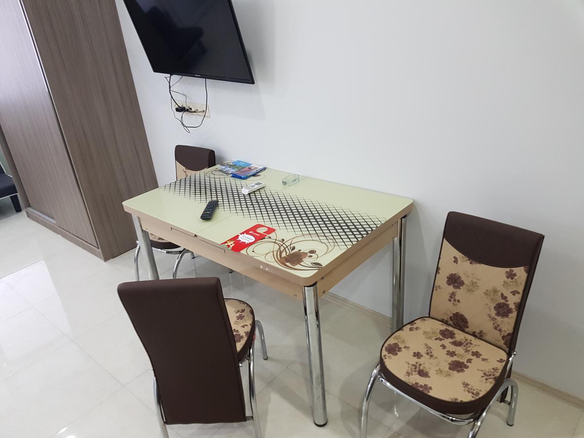 Apartment In Front Of Mcdonald'S Батуми Екстериор снимка