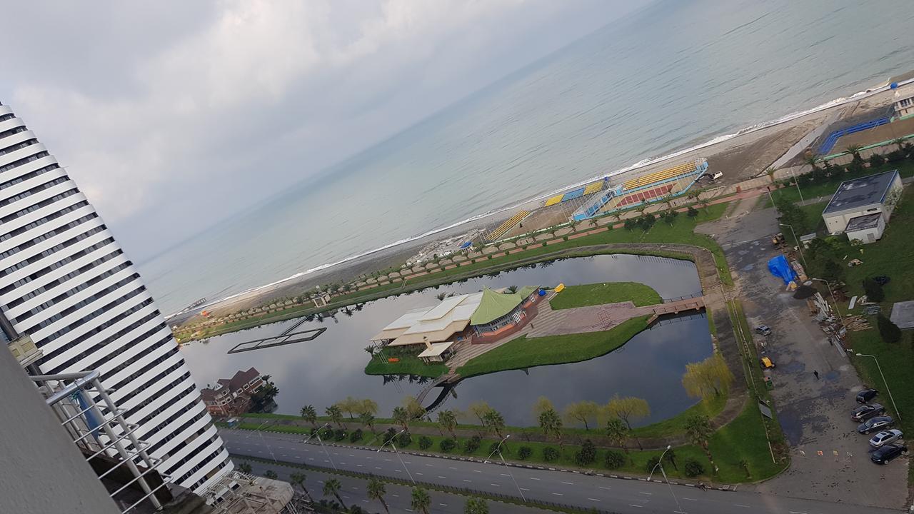 Apartment In Front Of Mcdonald'S Батуми Екстериор снимка