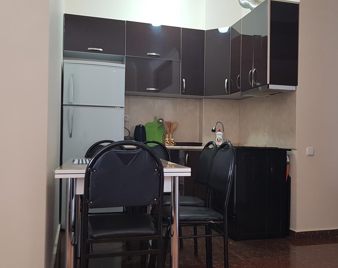 Apartment In Front Of Mcdonald'S Батуми Екстериор снимка
