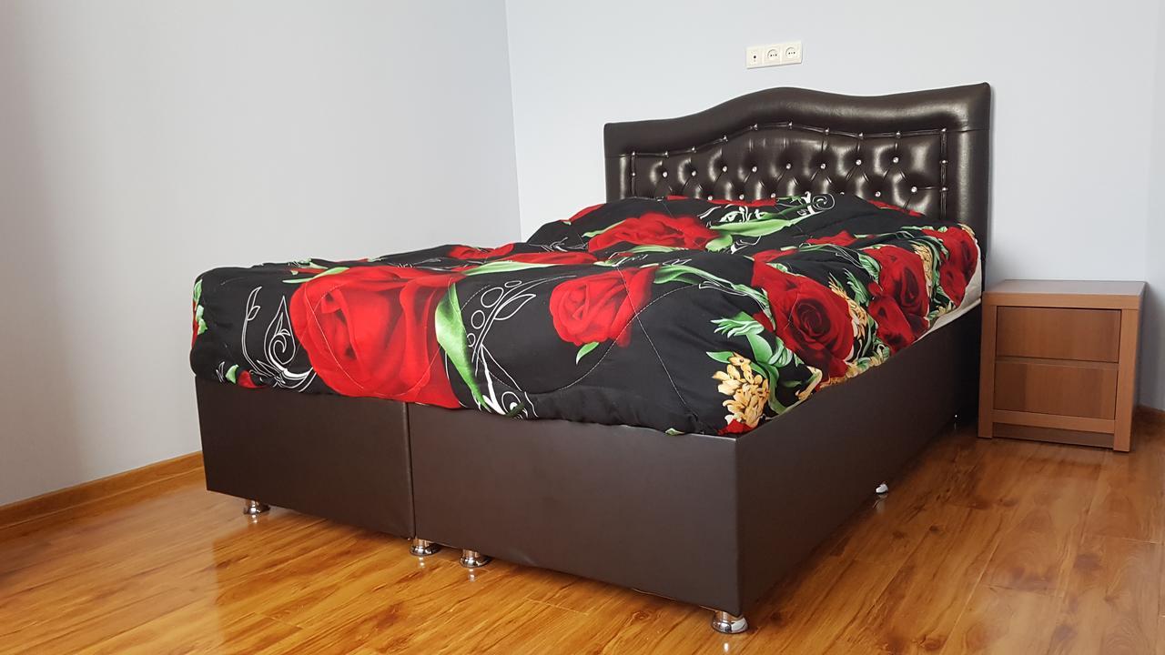 Apartment In Front Of Mcdonald'S Батуми Екстериор снимка