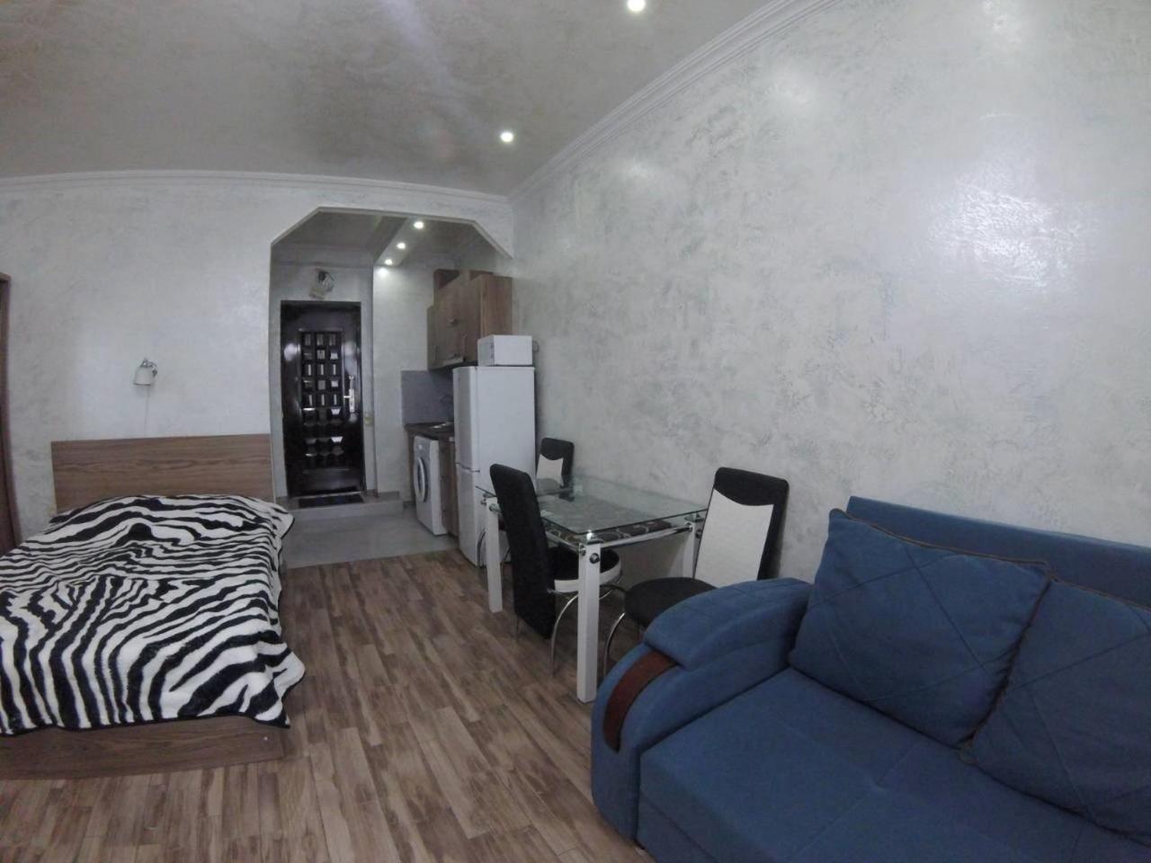 Apartment In Front Of Mcdonald'S Батуми Екстериор снимка