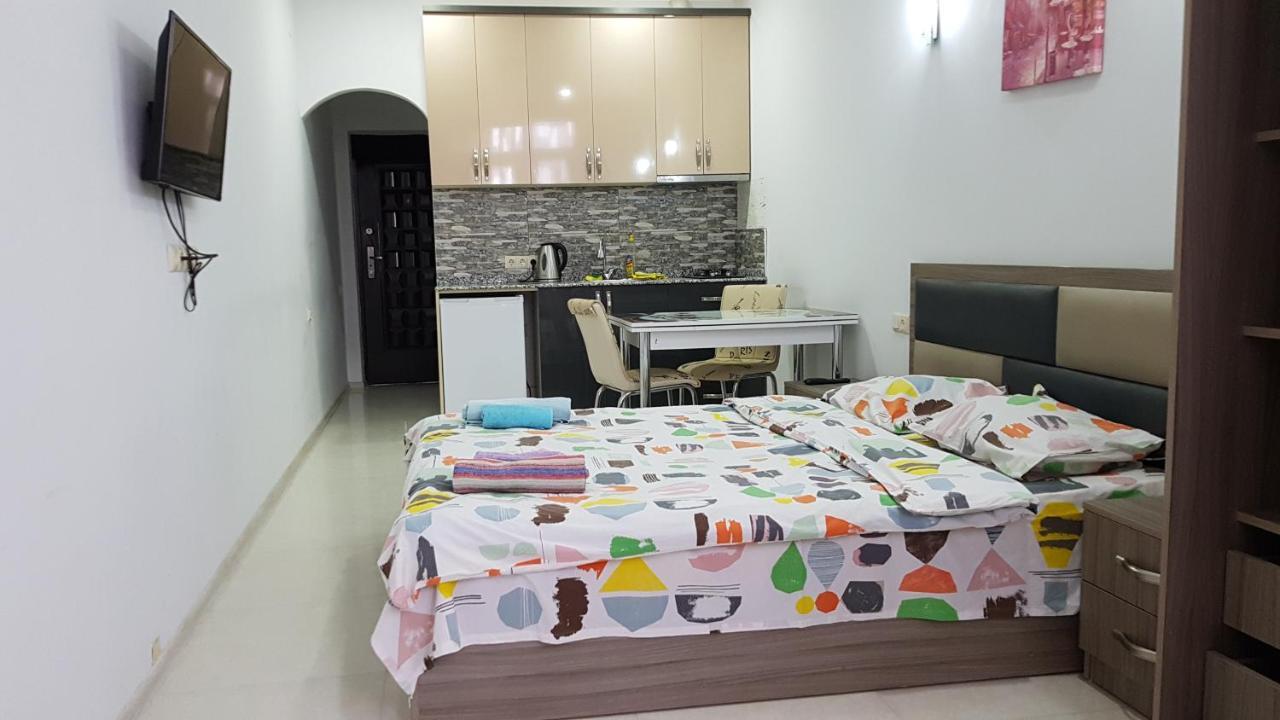 Apartment In Front Of Mcdonald'S Батуми Екстериор снимка